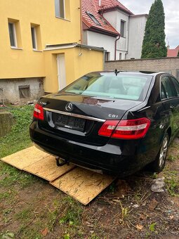 Mercedes W212 E200 díly - 2