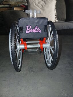 Barbie na vozíku - 2
