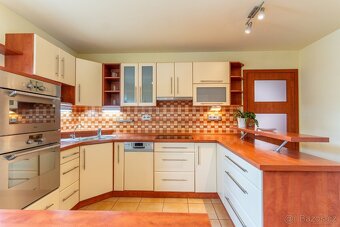Prodej rodinného domu 290 m² - Komořany, okr. Vyškov - 2