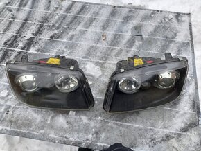 přední světla VW Bora 1J2,1J6 čočky cena uvedena za kus prod - 2
