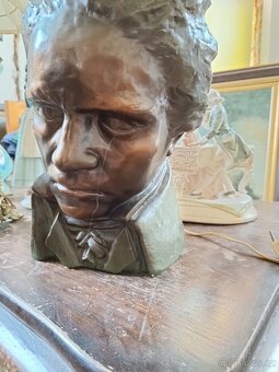 Ludvih Van Betchoven výš. 38cm - 2