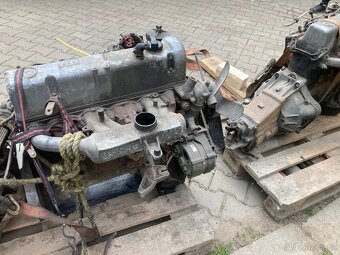 Mercedes 300D OM 617 2x motor. - 2