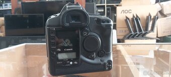 Canon EOS 1Ds - 2