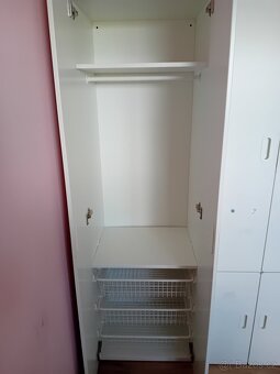 Skříně a knihovna IKEA - 2