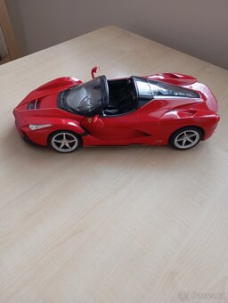 Ferrari na dálkové ovládání - 2