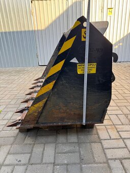 PRODÁM nakládací lžíci KAME VM - 2