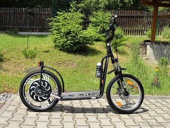 Koloběžka PERUT TREK delux 1000W - 2