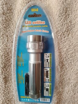 LED svítilna s magnetem, kovová. NOVÁ. - 2