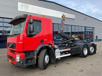 Volvo FE 320 6x2 / Nosič kontejnerů Hiab / Jen 39tkm - 2