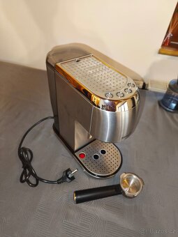 Kávovar + kafe mlýnek - 2