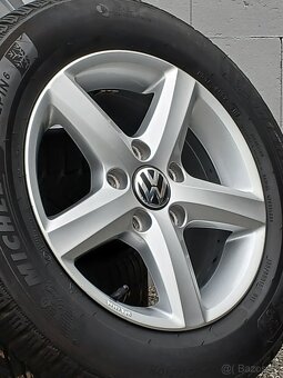 Zimní orig kola VW Golf, Caddy 195/65/15 Michelin 7mm - 2