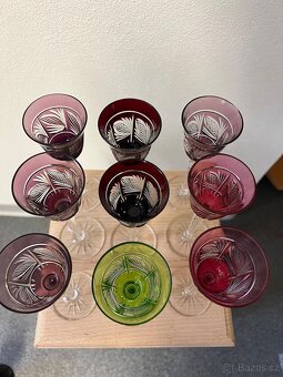 barevné broušené skleničky - 2