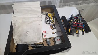 LEGO Technic 42215 Bagr Volvo EC500 Hybrid - 2