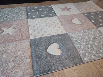 Prodám dětský koberecMinnie CA 100x150cm - 2