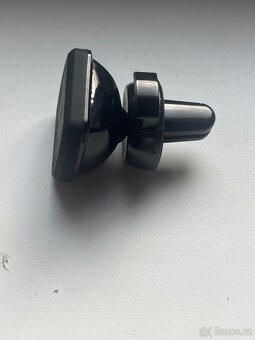 Magneticky držák na telefon - 2