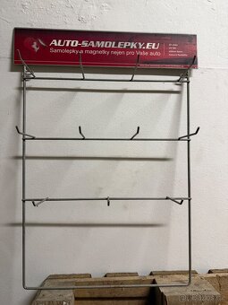 Závěsné kovové regály - 2