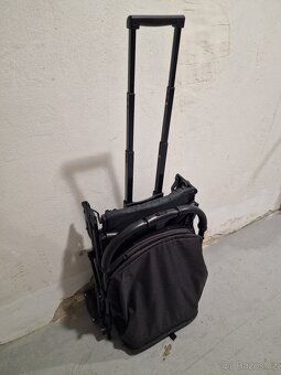 Černý cestovní kočárek Chicco Trolley me - 2