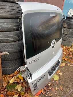 Zadní dveře páté Opel Combo rok 2012 - 2