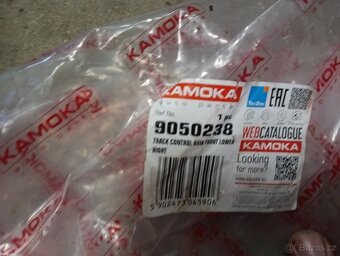 Citroen C8 pravé spodní rameno - 2