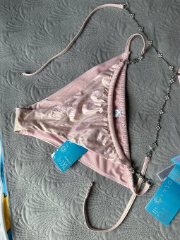 Nové dvoudílné plavky - 2