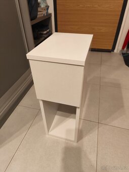 Malý noční stolek - 2