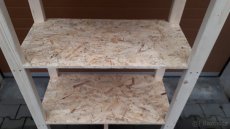 Dřevěný regál - 2