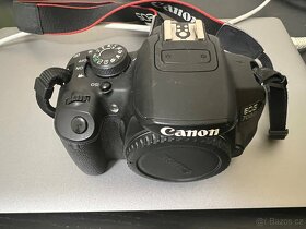 Canon EOS 700D - 2