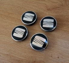 středové krytky Seat 56mm černé stříbrné červené pokličky - 2