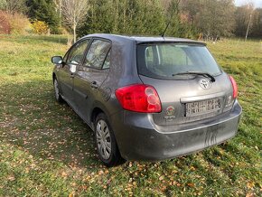 Toyota Auris 1,6i-91kw rok 2007 -náhradní díly - 2