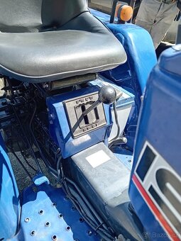 Traktor ISEKI - 2