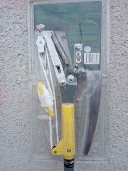 Teleskopické nůžky a pilka  na stromy - 2