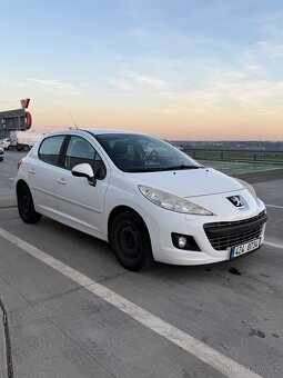 Peugeot 207 1.4 54 kW, r.v. 2011, 1. majitel, pouze 91000 km - 2