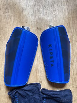 Kipsta chrániče fotbal 150-170cm - 2
