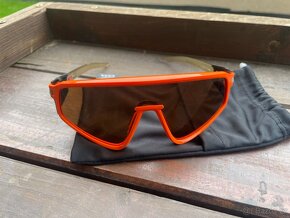 Oakley Latch Panel Orange/Prizm Bronze - 2