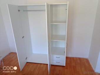 Šatní skříň - 2