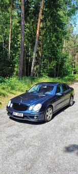 Mercedes Benz W211E270 - 2