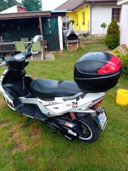 Prodám skutr maxon 125 rv 2010 - 2