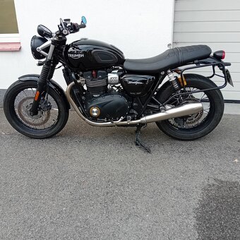 Triumph Street Twin 900 - 2