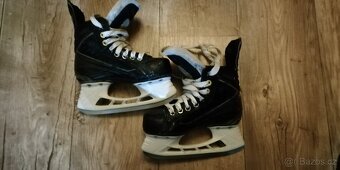 Hokejové brusle CCM vel. 33,5 cm - 2