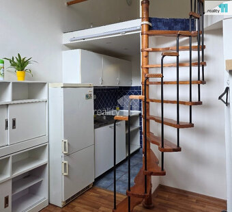 Pronájem bytu 2+kk, 25 m2, Štúrova, Praha - 2