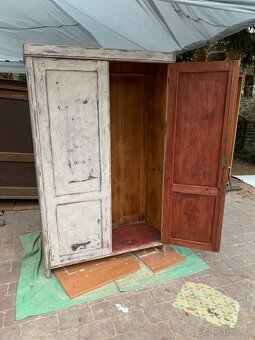 🖤Stylová bílá skříň s černým voskem – renovovaná, prostorná🤍 - 2