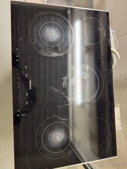 80cm široký sklokeramický sporák, varná deska - 2