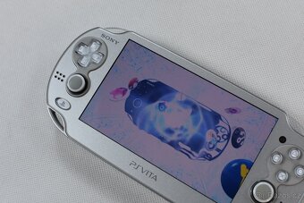 Sony PlayStation Vita Ice Silver Rare PCH-1000 OLED - 2