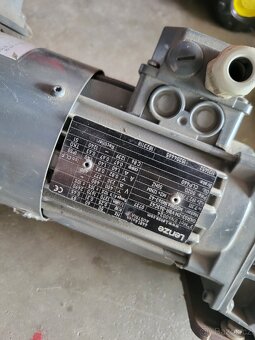 Elektromotor s převodovkou Lenze - 2