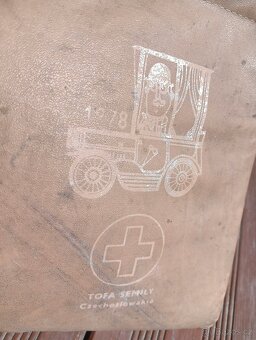 2x Autolekarnicka stara - 2