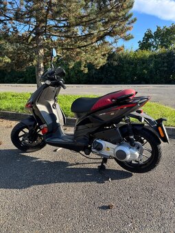 Aprilia SR Motard 125 - 2