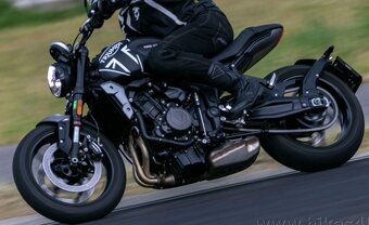 Triumph Trident 660 - 2