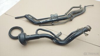 Nissan Pathfinder R51 : Hrdlo nádrže - 2