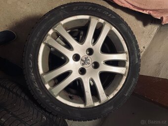 Peugeot 225 45 R17 - 2