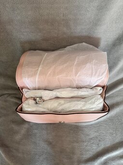 DKNY crossbody kabelka - 2